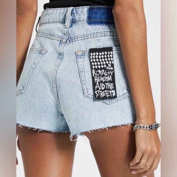 KSUBI KALI Short in Muse size 26 Light Wash Distressed Embroidered - Picture 3 of 14